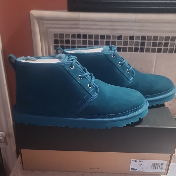 NIB UGG Men's M / 3236 Nuemel US 10 Chukka Suede Boots NEW NAVY 💙💚 - Picture 13 of 15
